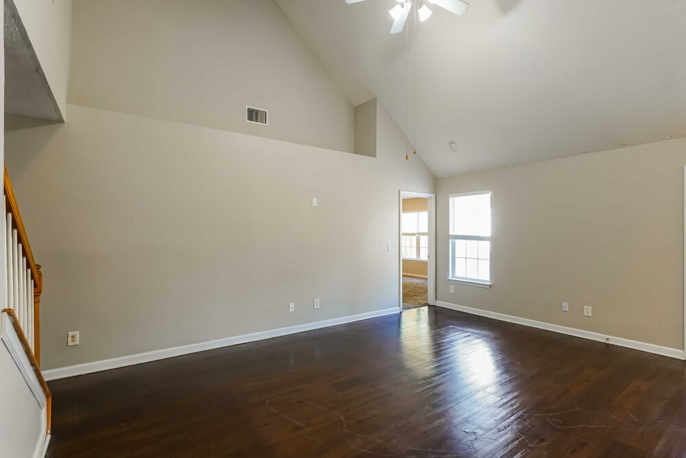 Building Photo - 110 Lyndhurst Dr