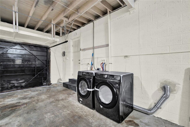 Building Photo - 9790 SW 136th St