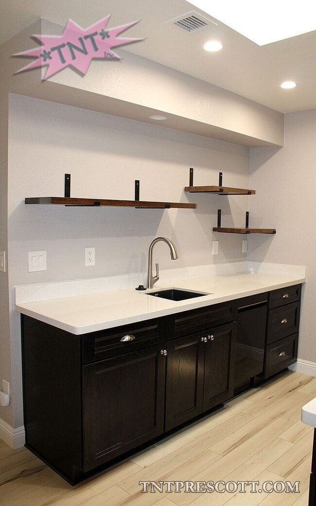 Building Photo - Condo in Montana Villas HOA