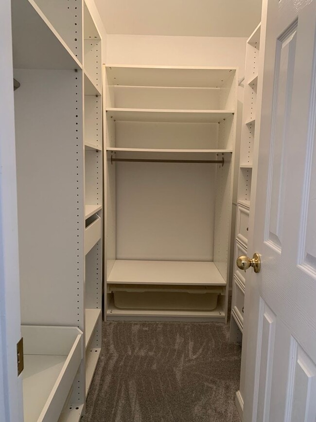 Building Photo - Renovated 5 Bedroom Home w/ 2 Car Garage and Fenced Backyard