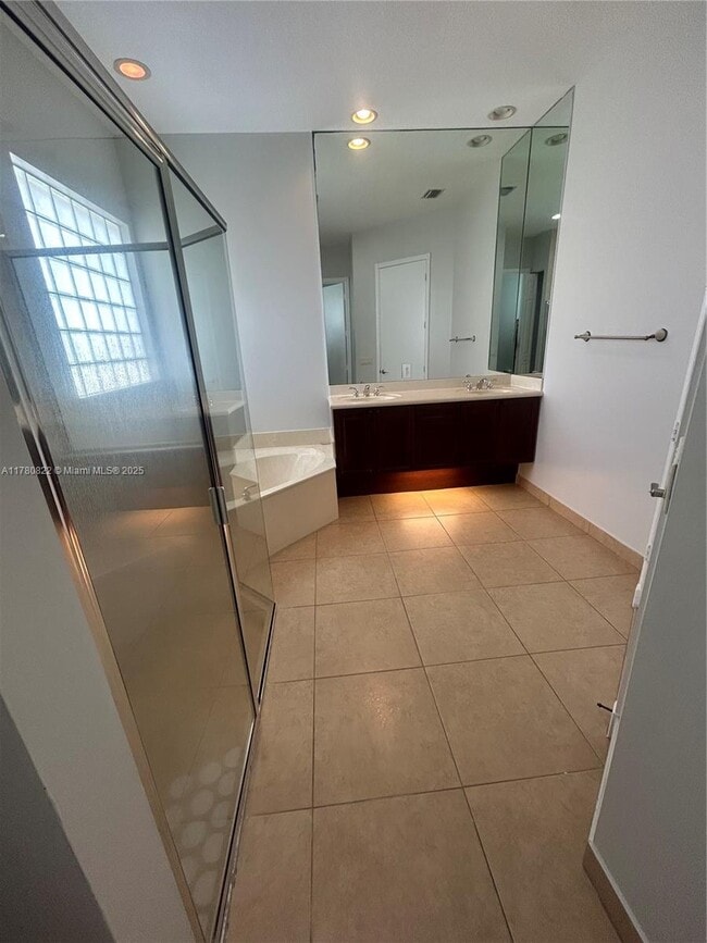 Building Photo - 240 Isle Verde Way