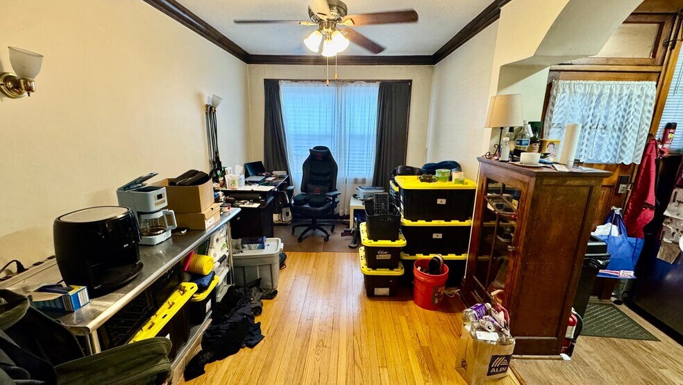 Building Photo - 4205 N Linder Ave