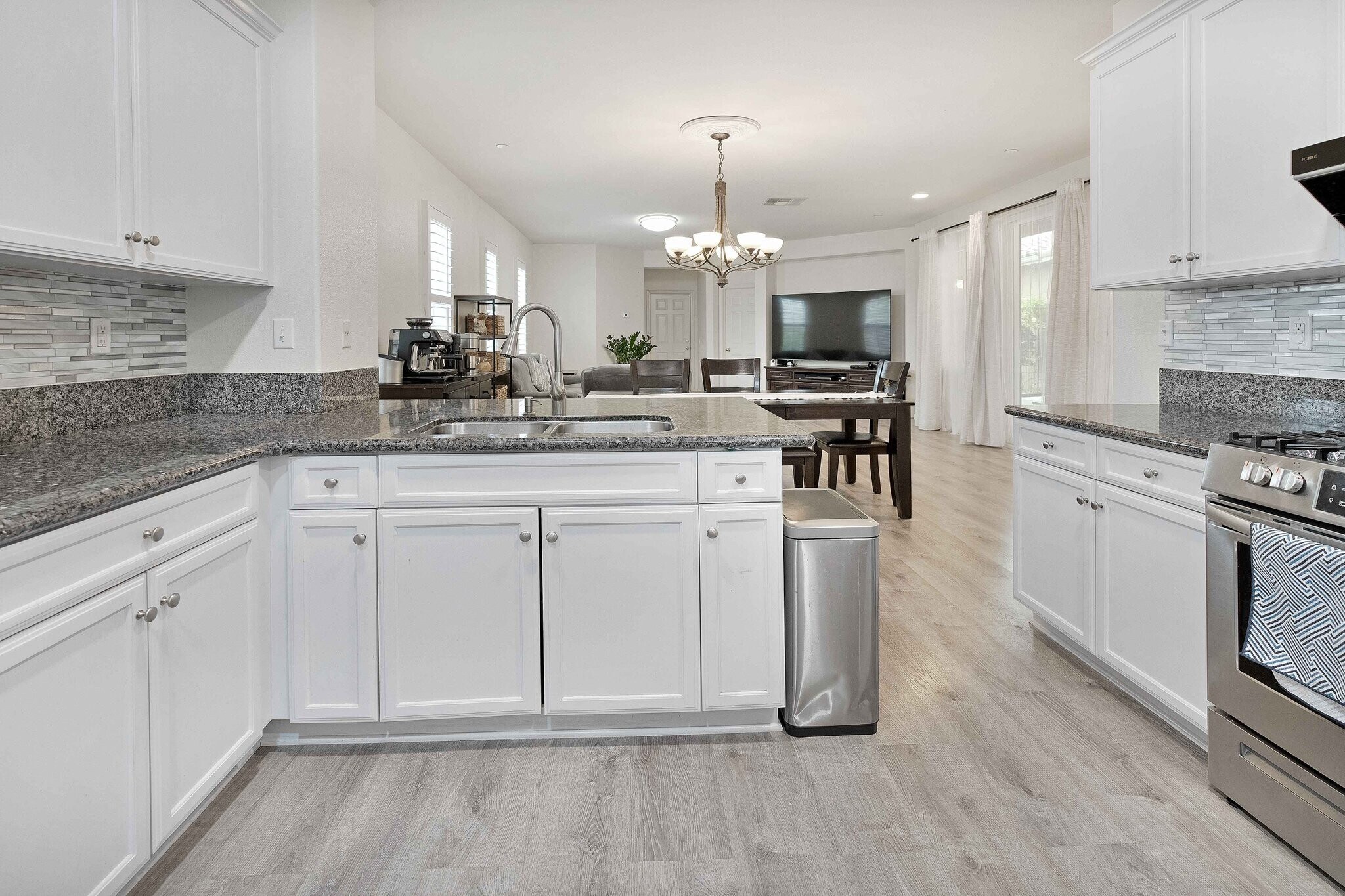 Building Photo - 1224 Los Olivos Street