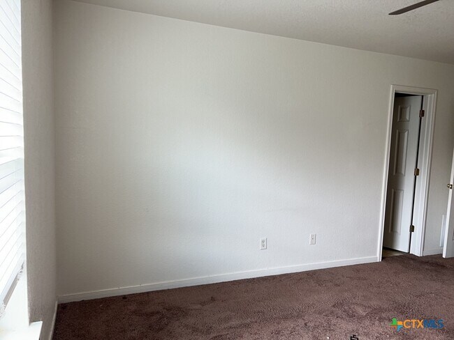 Building Photo - 308 Cedar Ridge Dr