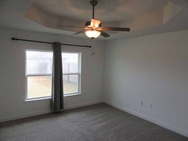 Building Photo - 3836 Redbud Wy