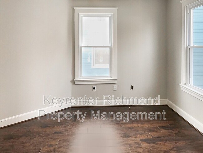 Building Photo - 404 W 27th St