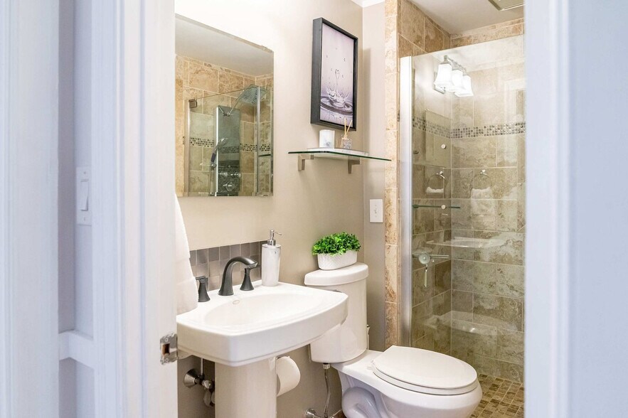 Building Photo - 78 Claypit Hill Rd