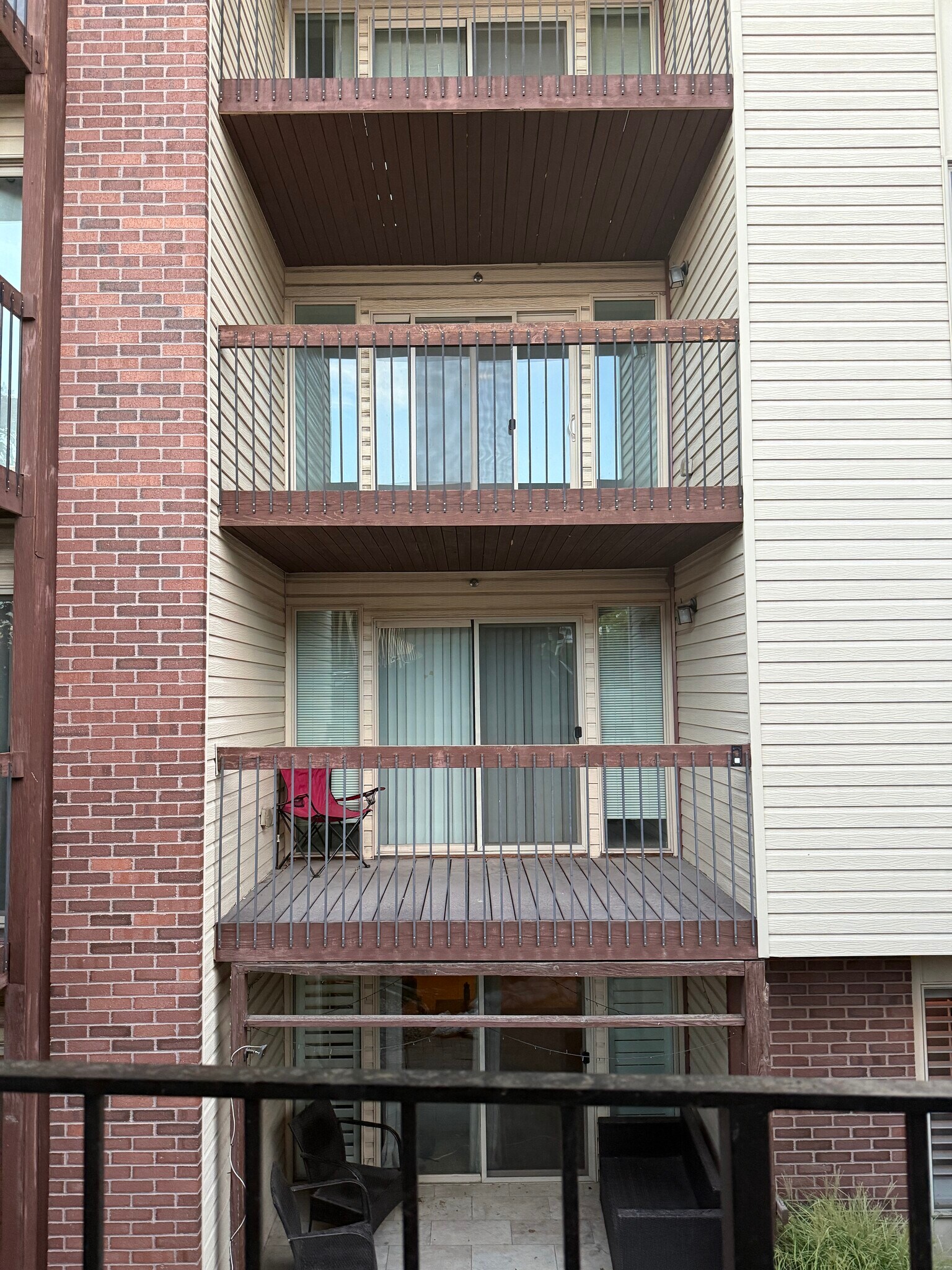 Building Photo - 1044 E 400 S