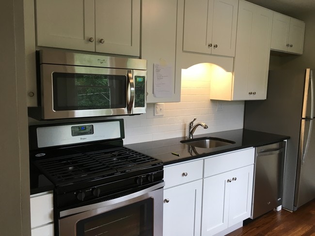 kitcen - 4151 Wyoming St