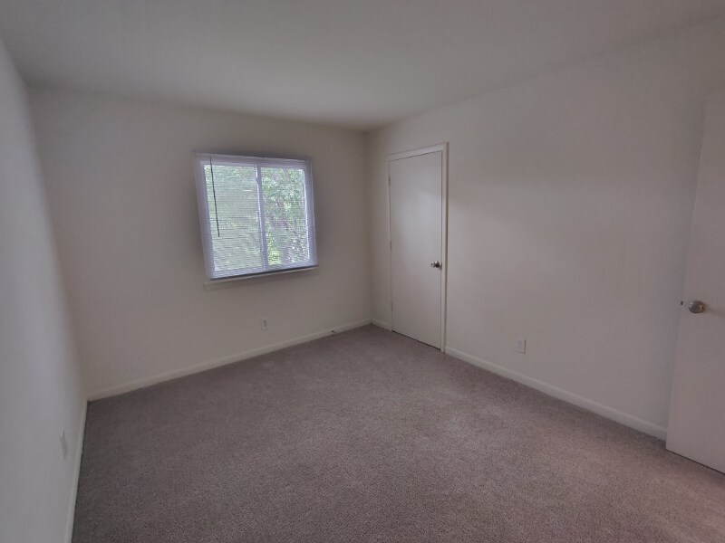 Building Photo - 600 Reusens Rd