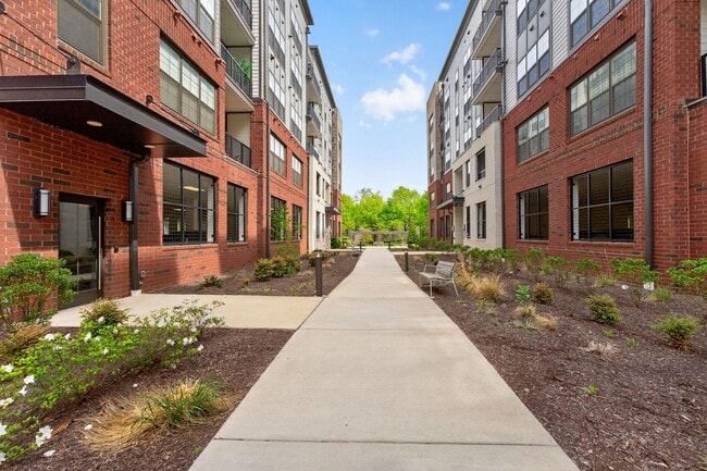 Building Photo - 102 St Ives Pl