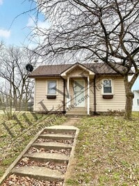 Building Photo - Cozy Two Bedroom in Northside Location