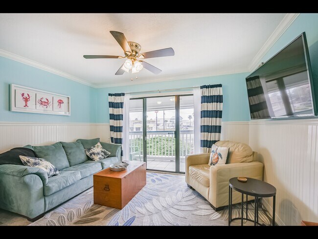 Building Photo - 6102 Seawall Blvd