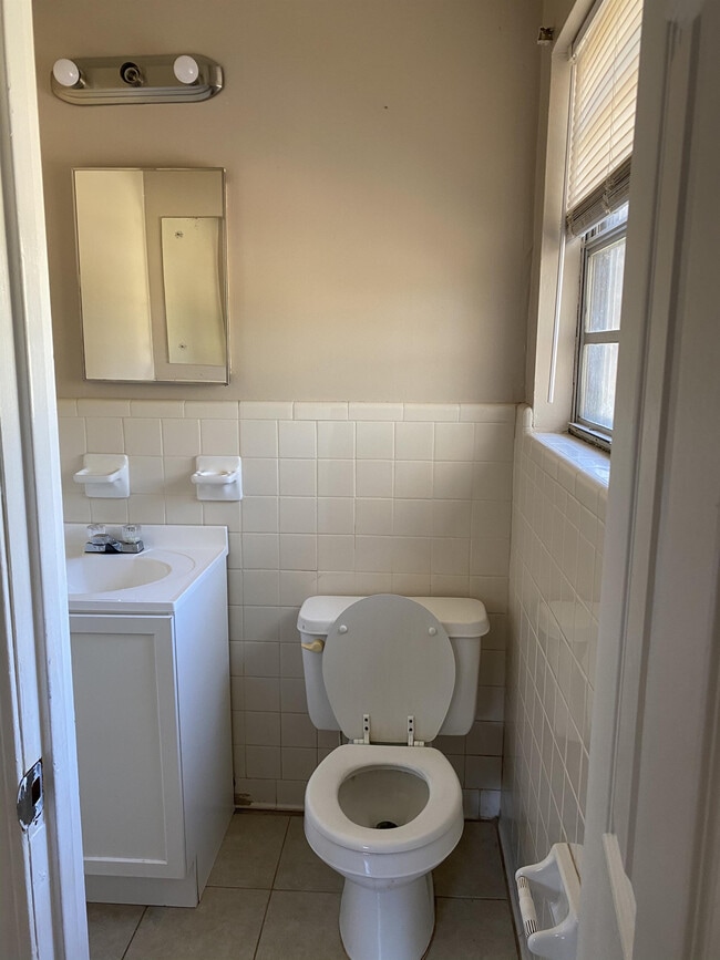 Building Photo - 14311 Veterans Memorial Hwy