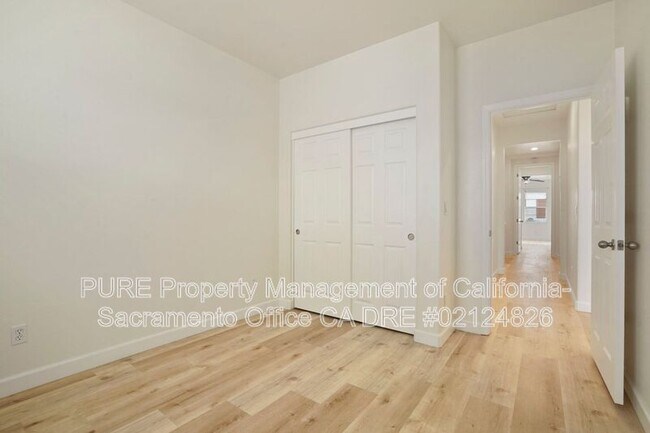 Building Photo - 8292 Crystal Walk Cir
