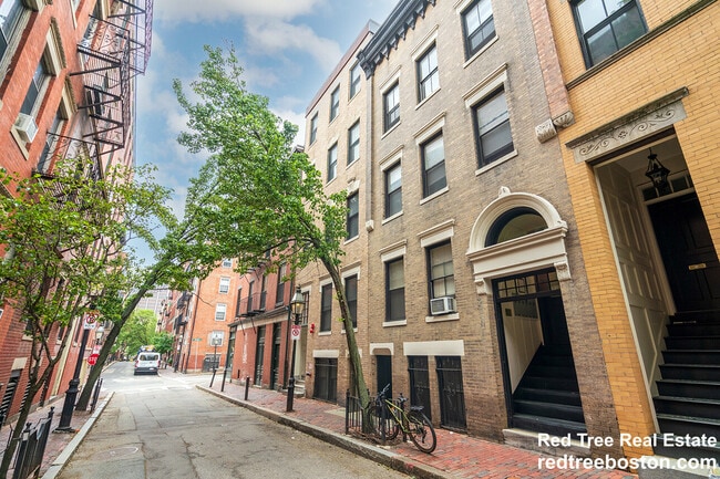 Building Photo - 100 Myrtle St