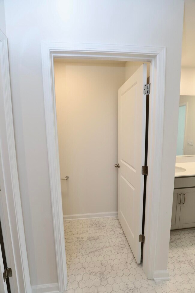 Building Photo - 352 Sandbach Rd