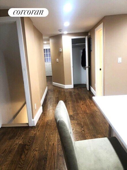 Building Photo - 1039 Herkimer St