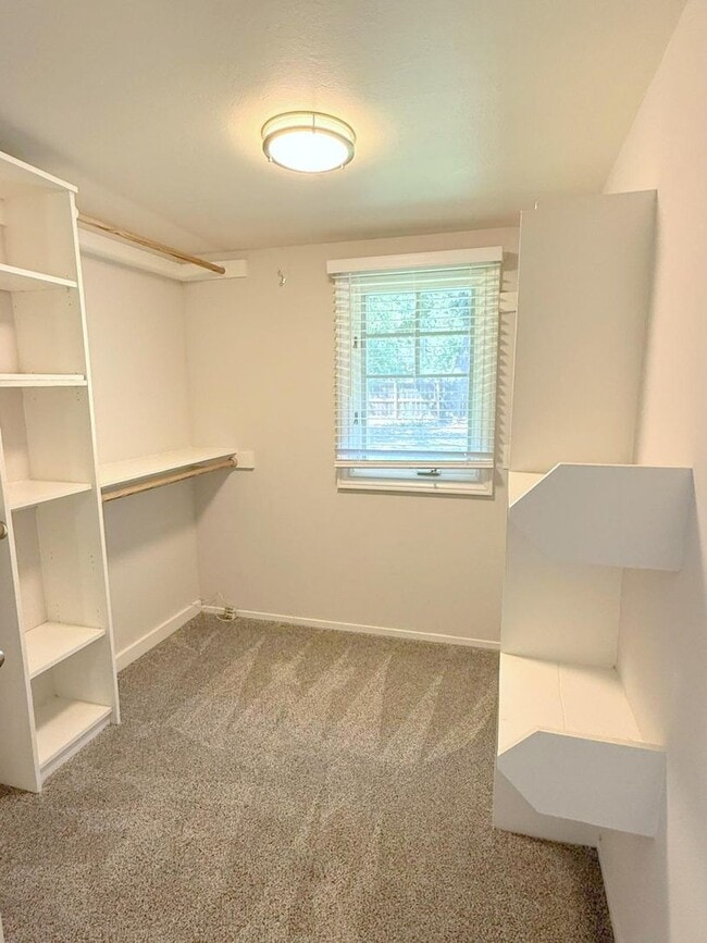 Building Photo - REDUCED ! Sprawling Westside Walnut Creek ...