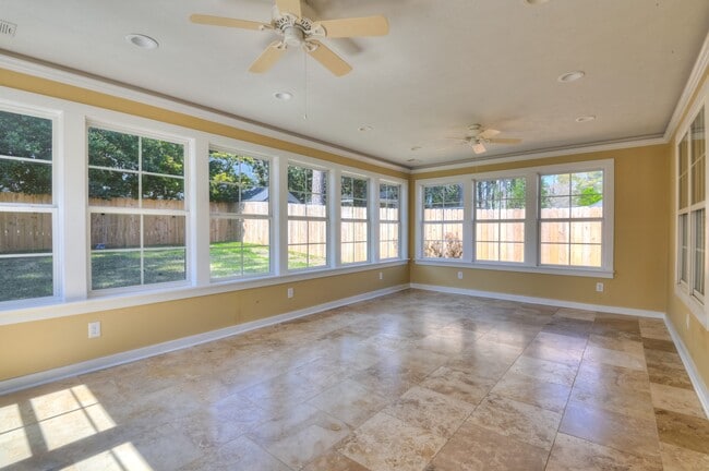 Building Photo - 490 Connemara Trail