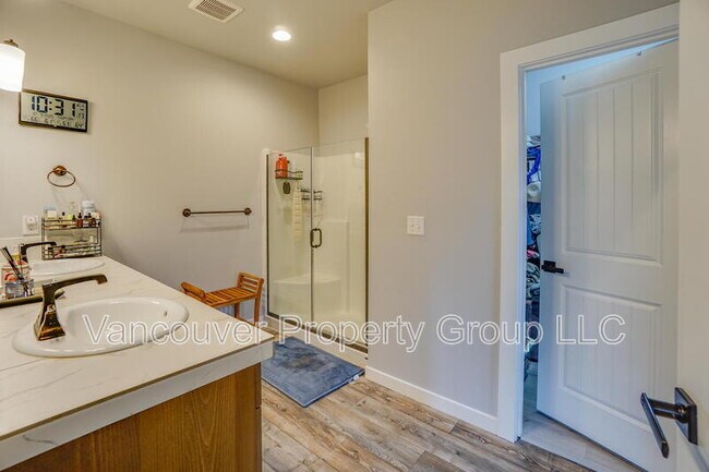Building Photo - 2511 NE 59th St
