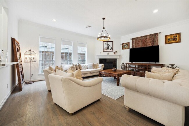 Building Photo - 2842 Briarhurst Park
