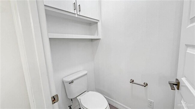Building Photo - 5106 Sebastian Dr