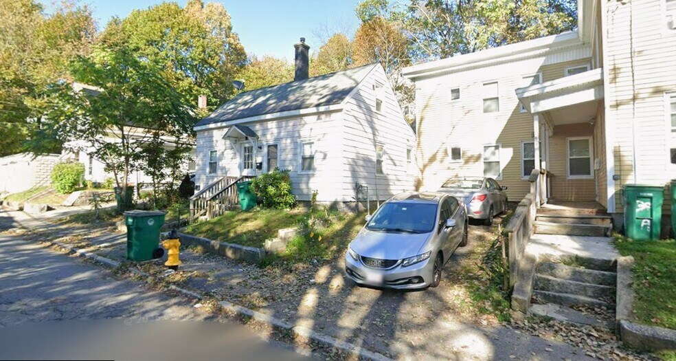 Building Photo - 34 Pleasant St