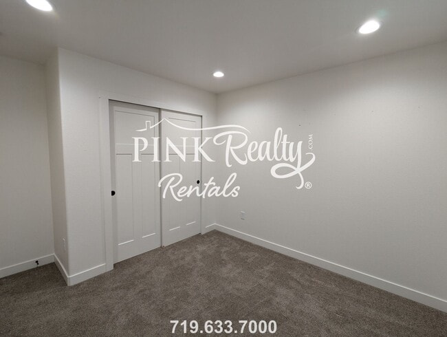 Building Photo - 284 W Kyle Dr