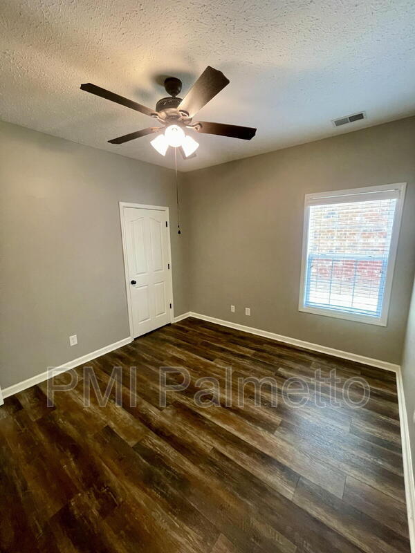Building Photo - 125 Wild Spring Rd
