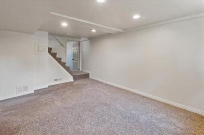 Building Photo - 1263 E Emerson Ave