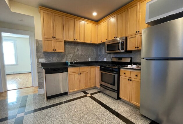 Building Photo - 71 Babcock St