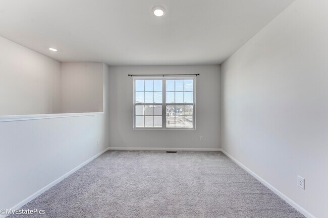 Building Photo - 2780 Riverview Ln