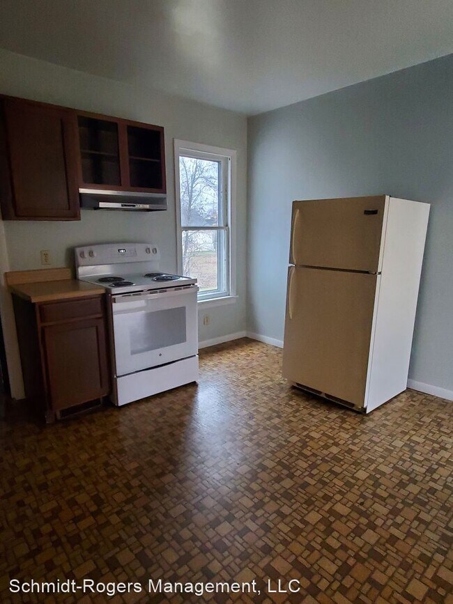 Building Photo - 3 br, 1 bath House - 216 Monroe Street