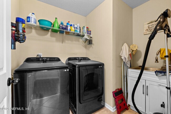 Building Photo - 7039 Crispin Cove Dr