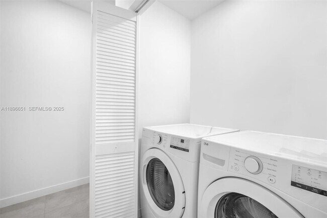 Building Photo - 1337 NW 3rd St