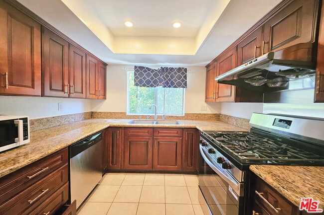Building Photo - 1454 E Orange Grove Blvd
