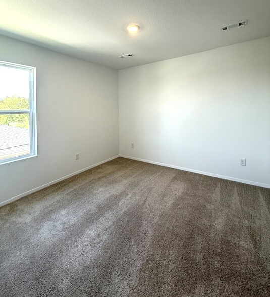 Building Photo - 6810 SW Dignity Ave