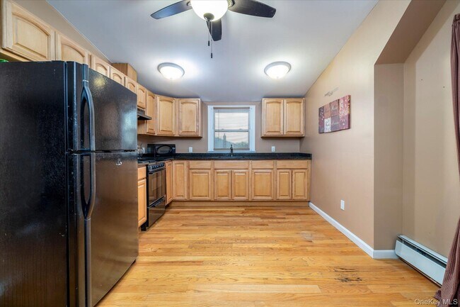 Building Photo - 1558 9th St