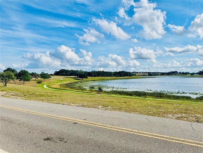 Building Photo - 809 Lake Marie Blvd