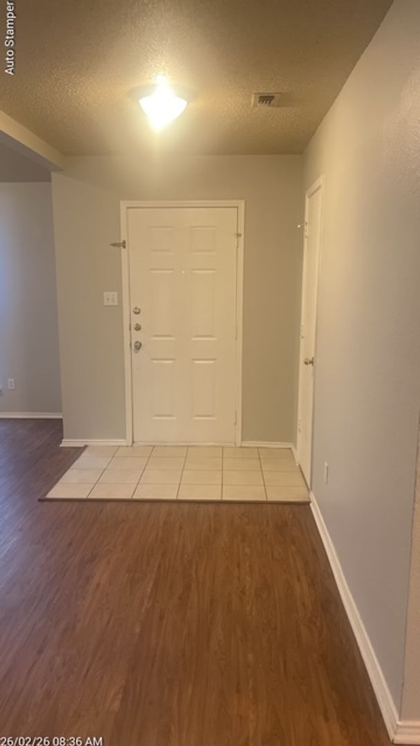 Building Photo - 2913 Vicksburg Ln