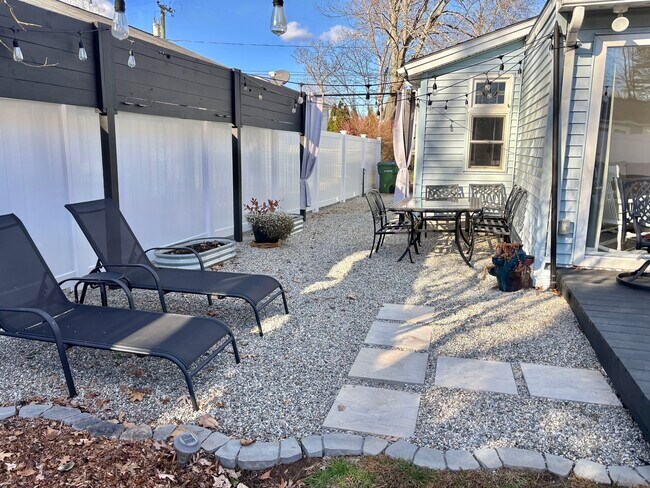 Building Photo - 11 Mohawk Trail