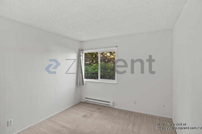 Building Photo - 1041 Shell Blvd