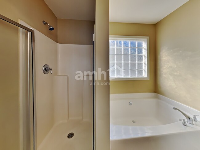 Building Photo - 1232 Sweetgrass St
