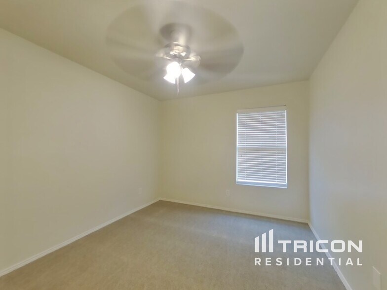 Building Photo - 641 Rosario Ln