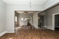Building Photo - 4610 Schroeder St