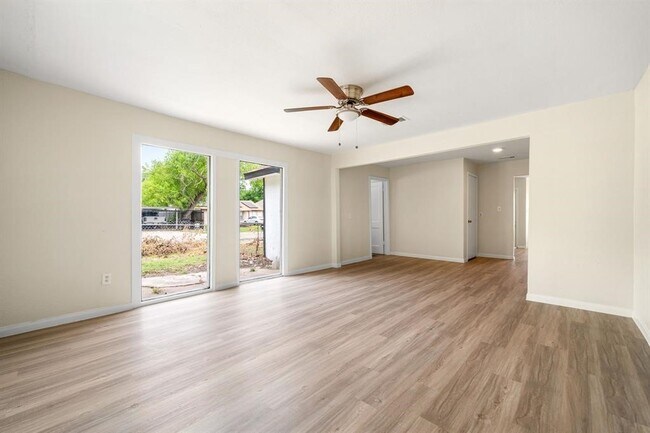 Building Photo - 4726 Angleton St