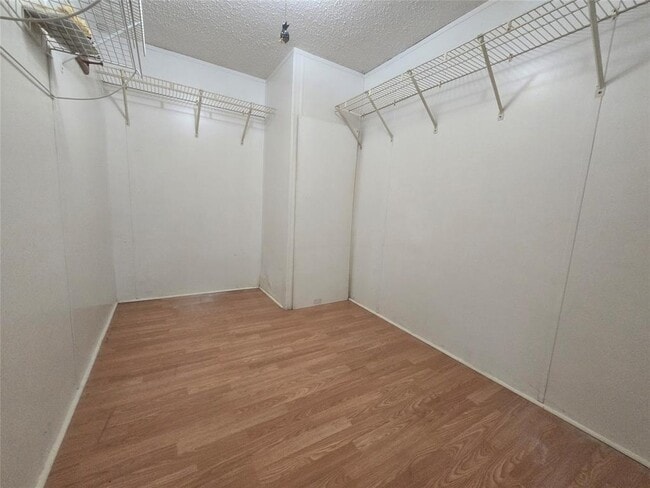 Building Photo - 215 Co Rd 429
