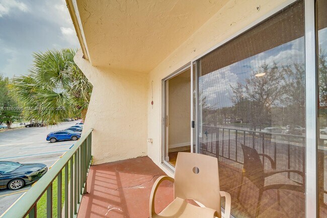 Building Photo - 13872 SW 90th Ave