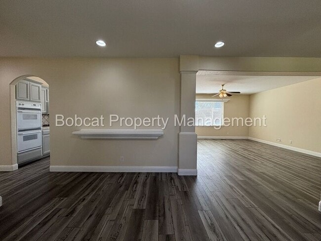 Building Photo - 2963 Hot Springs Dr